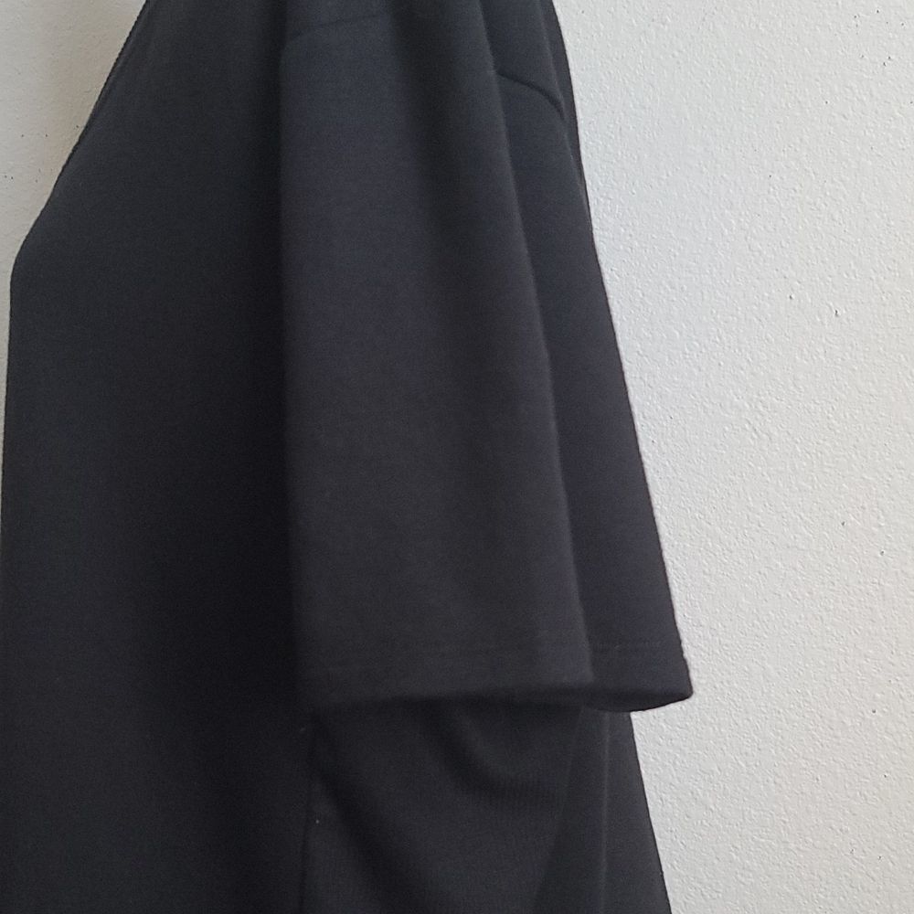 FLORA NIKROOZ WOMAN'S PULLOVER TOP - Picture 4 of 11